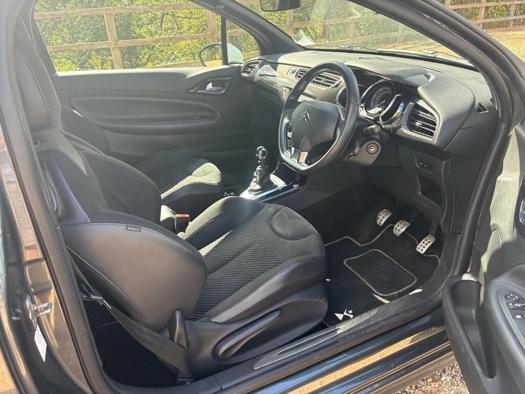 Citroen DS3 1.6 E-hdi Dstyle White #9
