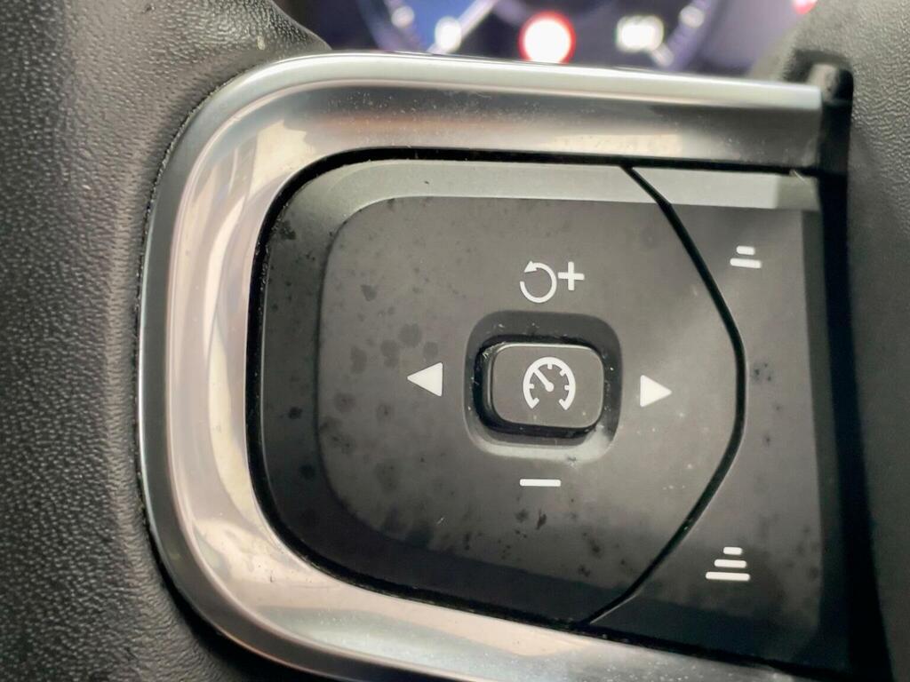 Volvo XC40 Xc40 Momentum T3 White #46