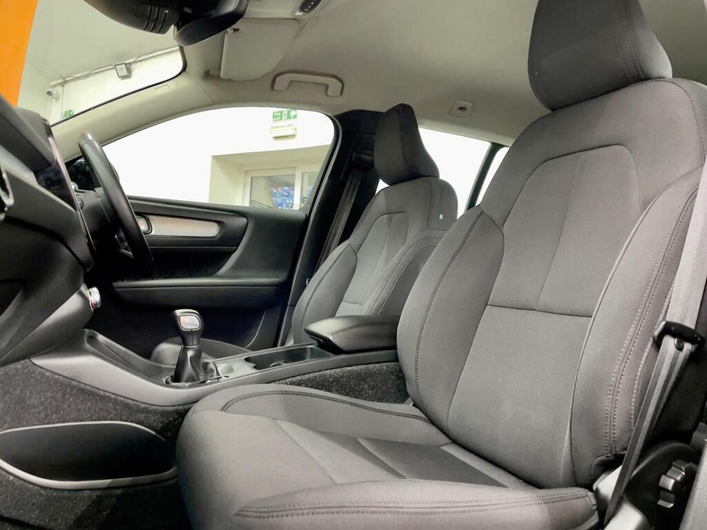 Volvo XC40 Xc40 Momentum T3 White #44