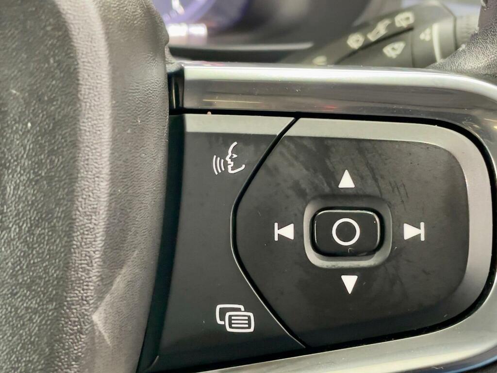 Volvo XC40 Xc40 Momentum T3 White #45