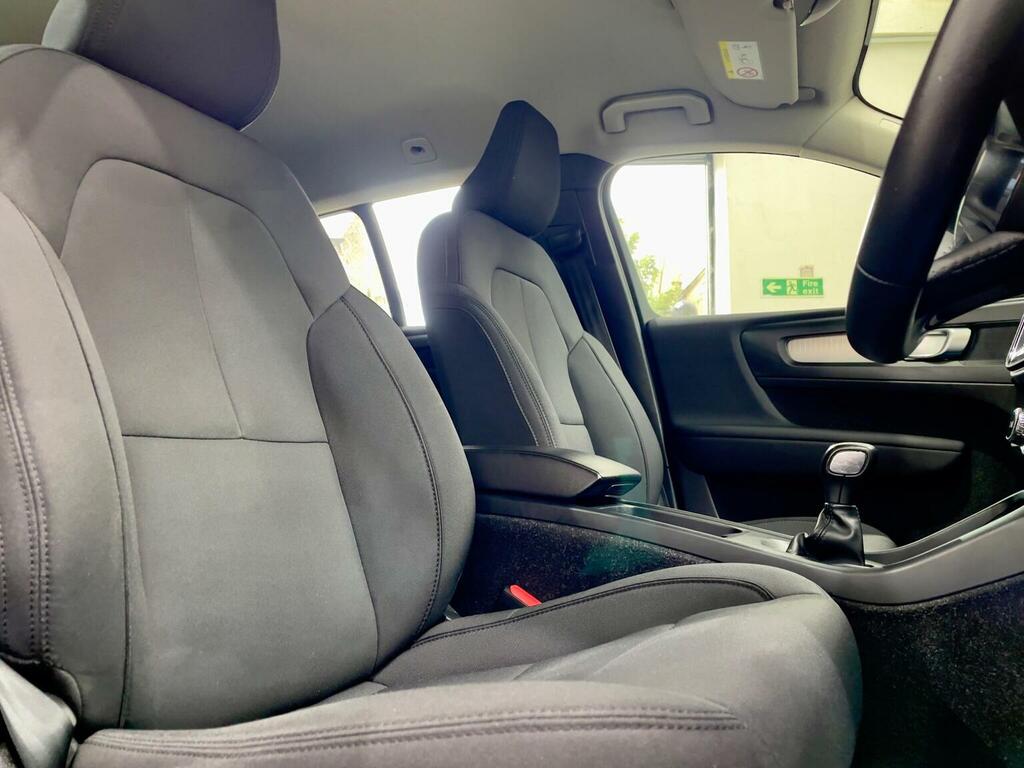 Volvo XC40 Xc40 Momentum T3 White #6