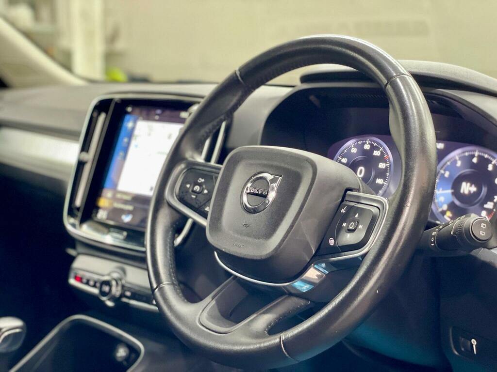 Volvo XC40 Xc40 Momentum T3 White #34
