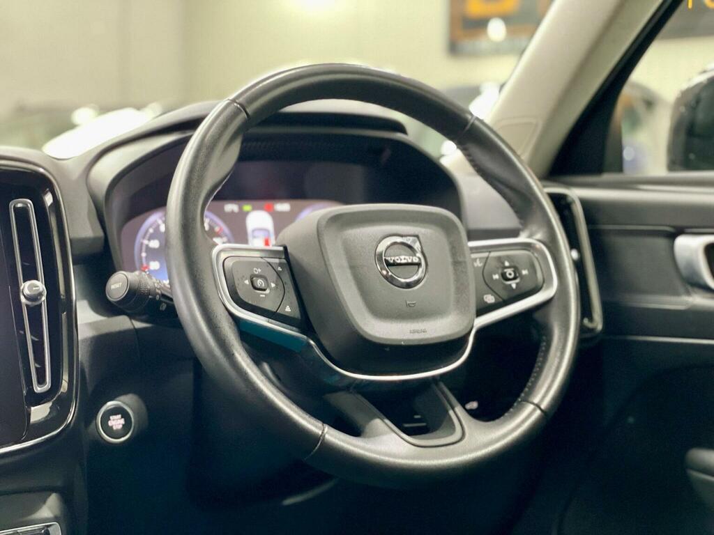 Volvo XC40 Xc40 Momentum T3 White #40