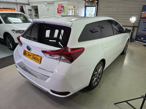 Toyota Auris 2016 16 1.8 White