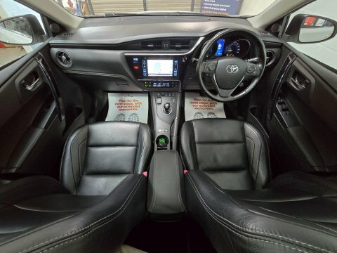 Toyota Auris 2016 16 1.8 White #2