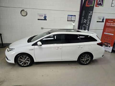 Toyota Auris 2016 16 1.8 White #4