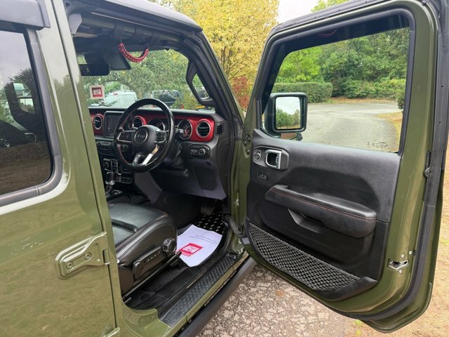 Jeep Wrangler Sahara Plus Black #10