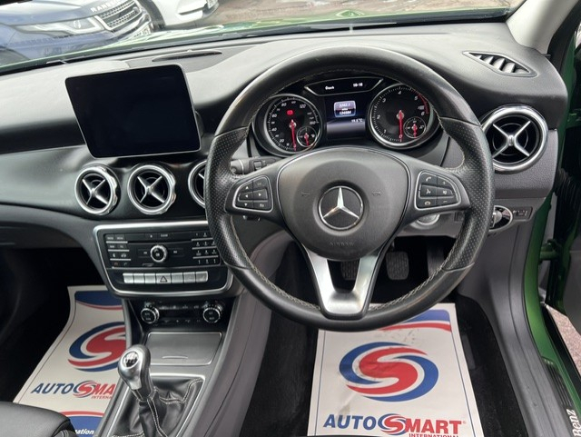 Mercedes-Benz 200 Hatchback Silver #14