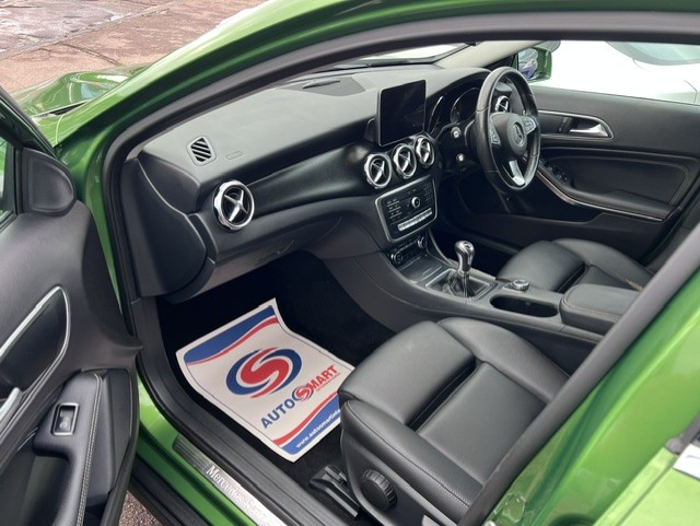 Mercedes-Benz 200 Gla D Sport Executive Green #4