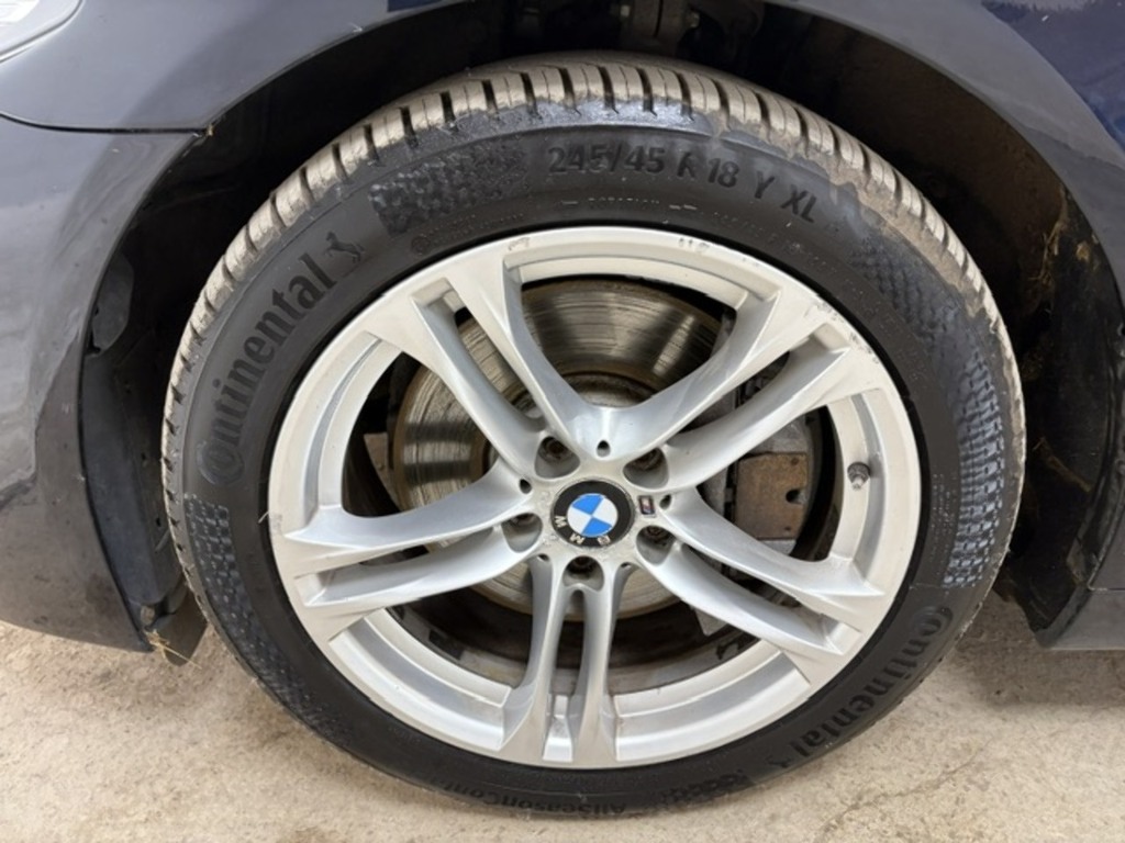 BMW 5 Series Saloon White #26