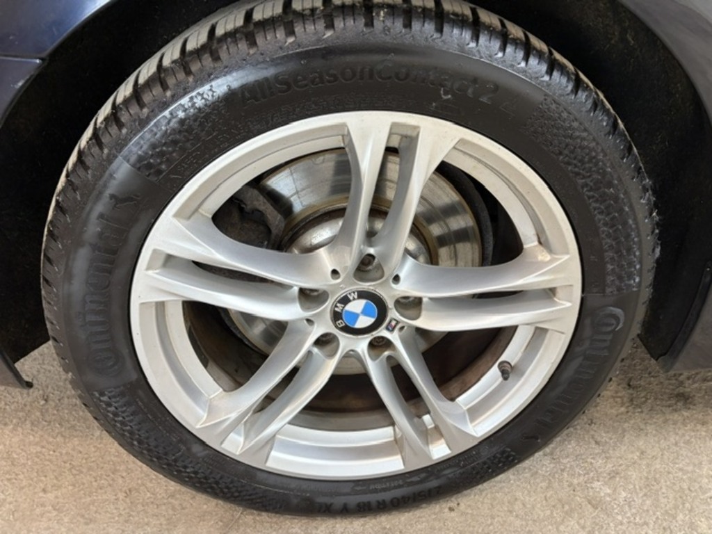 BMW 5 Series Saloon White #24