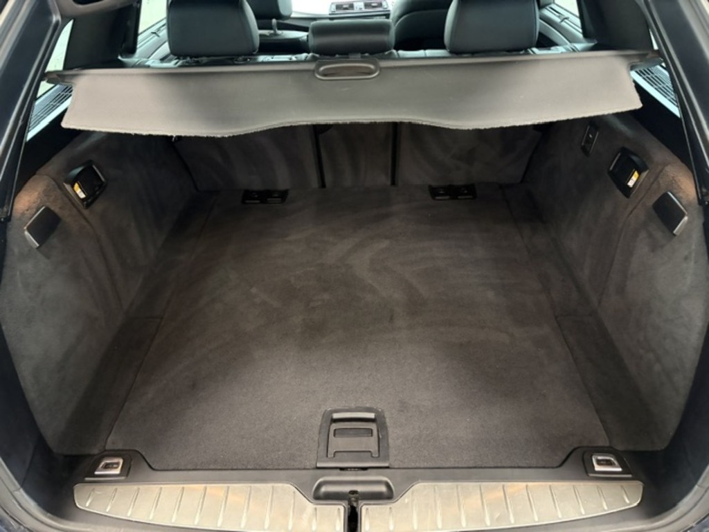 BMW 5 Series Saloon White #15