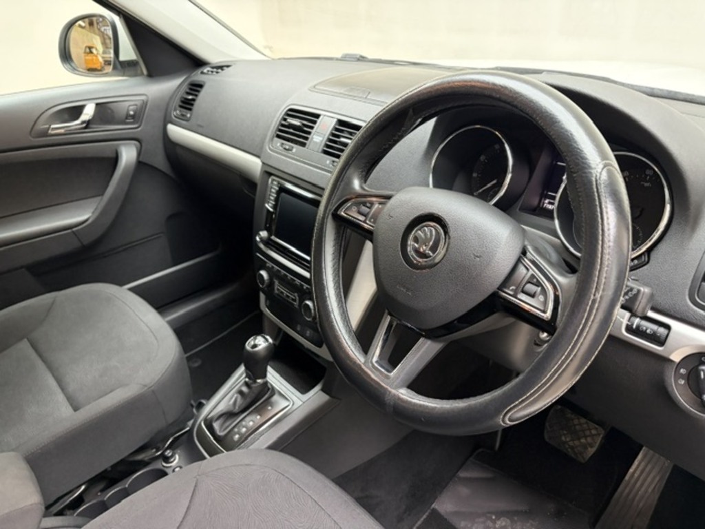 Skoda Yeti Suv Black #9