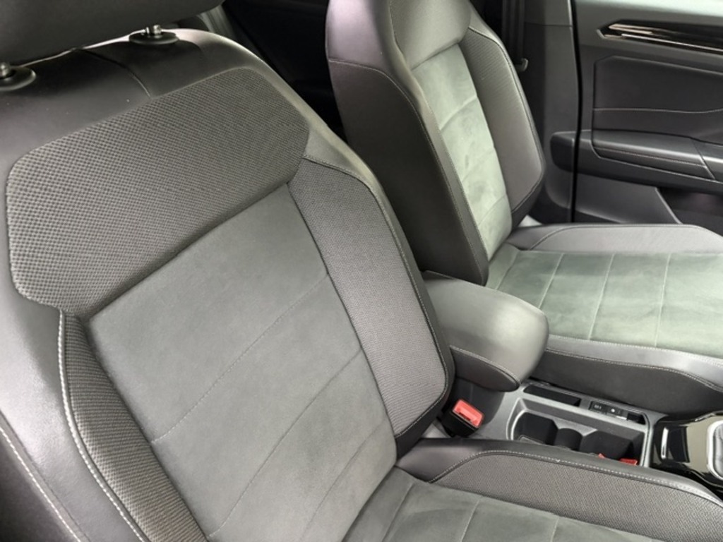 Volkswagen T-Roc Life Black #10