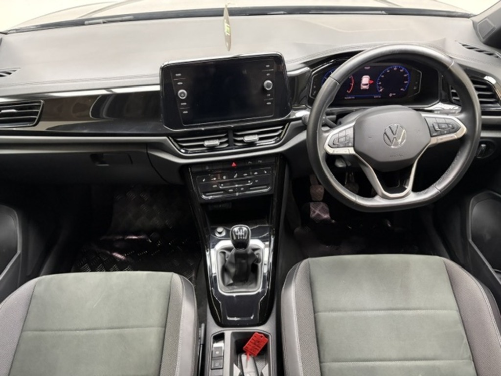 Volkswagen T-Roc Life Black #16