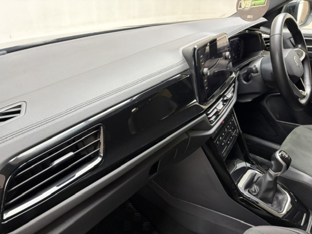 Volkswagen T-Roc Life Black #11