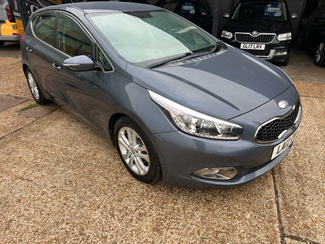 Kia Ceed 1.6 Crdi Ecodynamics 3 Hatchback White #1