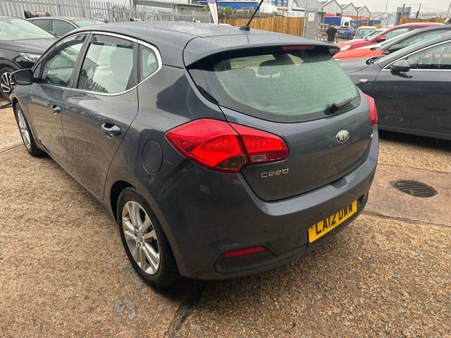 Kia Ceed 1.6 Crdi Ecodynamics 3 Hatchback White #8