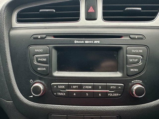 Kia Ceed 1.6 Crdi Ecodynamics 3 Hatchback White #13