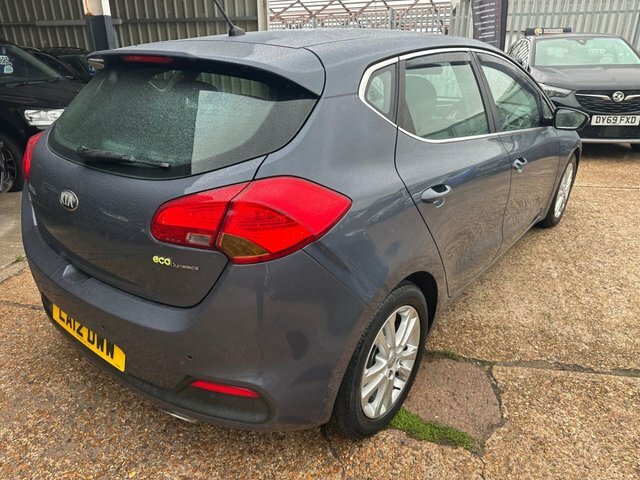 Kia Ceed 1.6 Crdi Ecodynamics 3 Hatchback White #10