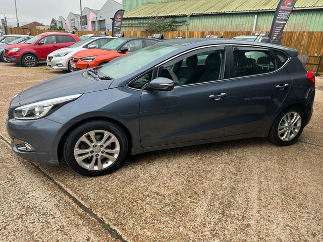 Kia Ceed 1.6 Crdi Ecodynamics 3 Hatchback White #6