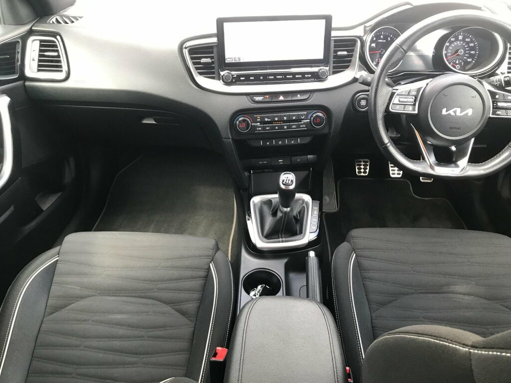 Kia Ceed 1.5 T-gdi Gt-line Hatchback Euro LG22NBJ Black #2