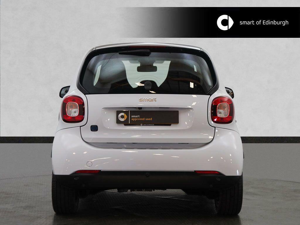 Smart Fortwo Coupe 17.6Kwh Premium 22Kw Charger White #5