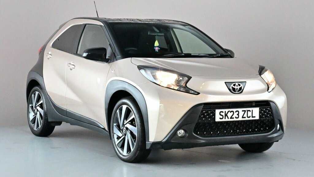 Toyota Aygo X 1.0 Vvt-i Edge Hatchback Euro 6 Beige