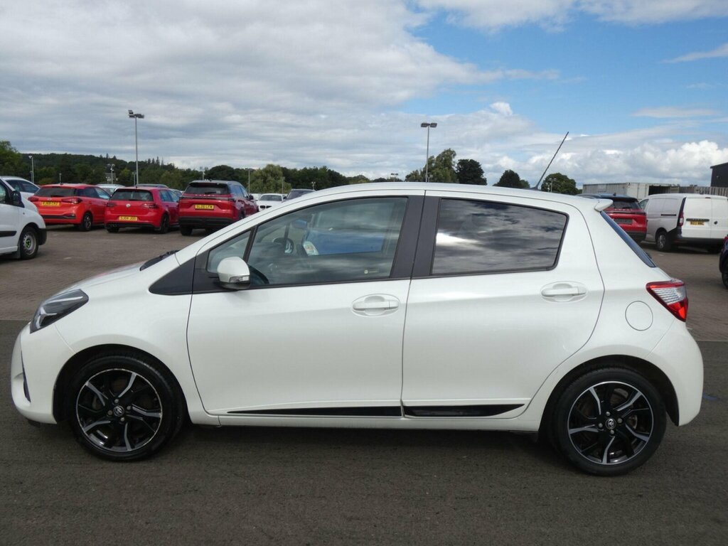 Toyota Yaris 1.5 Vvt-i Design Euro 6 White #4