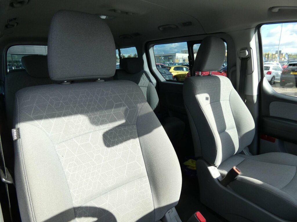 Hyundai I800 Automatic Silver #9