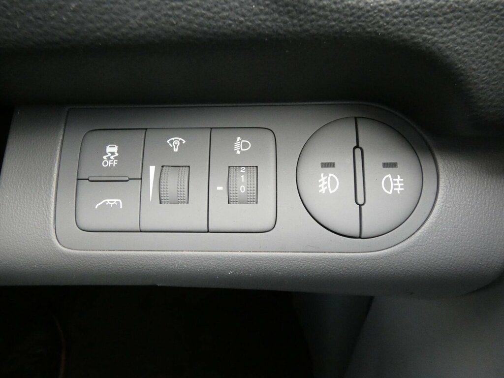 Hyundai I800 Automatic Silver #23