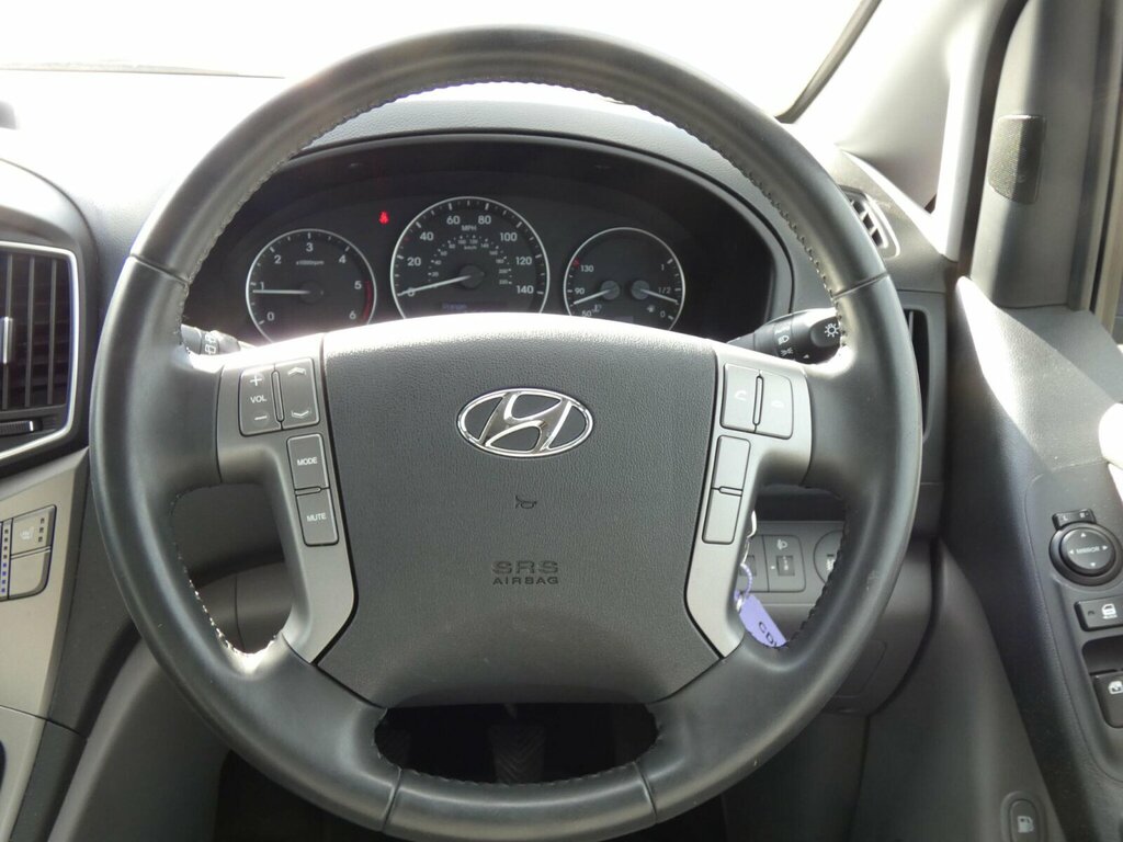 Hyundai I800 Automatic Silver #14