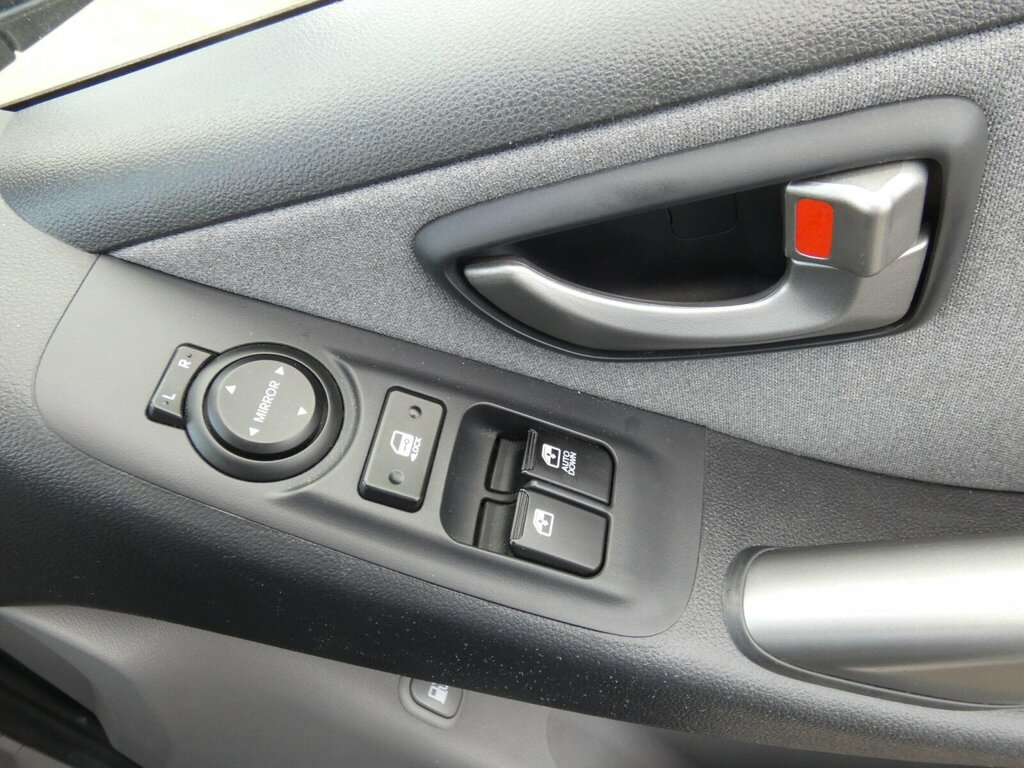 Hyundai I800 Automatic Silver #24