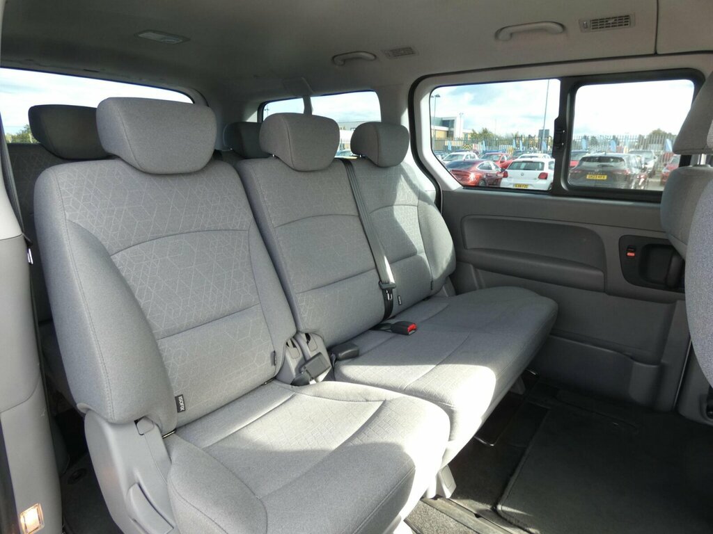 Hyundai I800 Automatic Silver #10