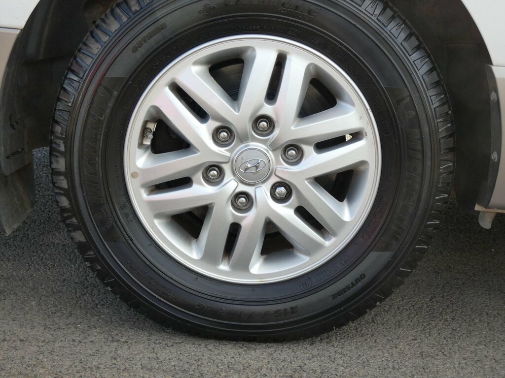 Hyundai I800 Automatic Silver #29