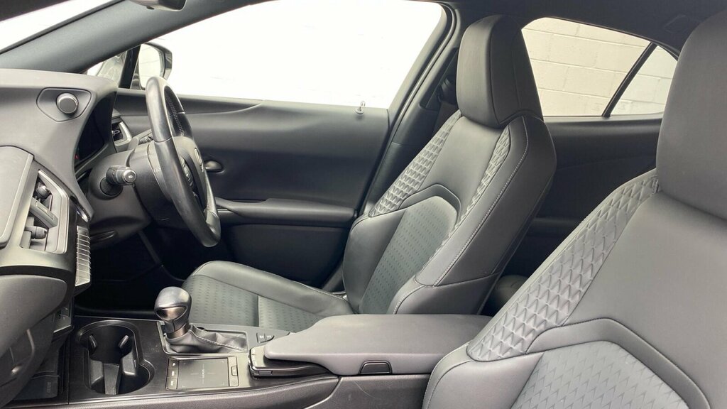 Lexus UX 2.0 250H Premium Sport Edition Suv Hybr Silver #6