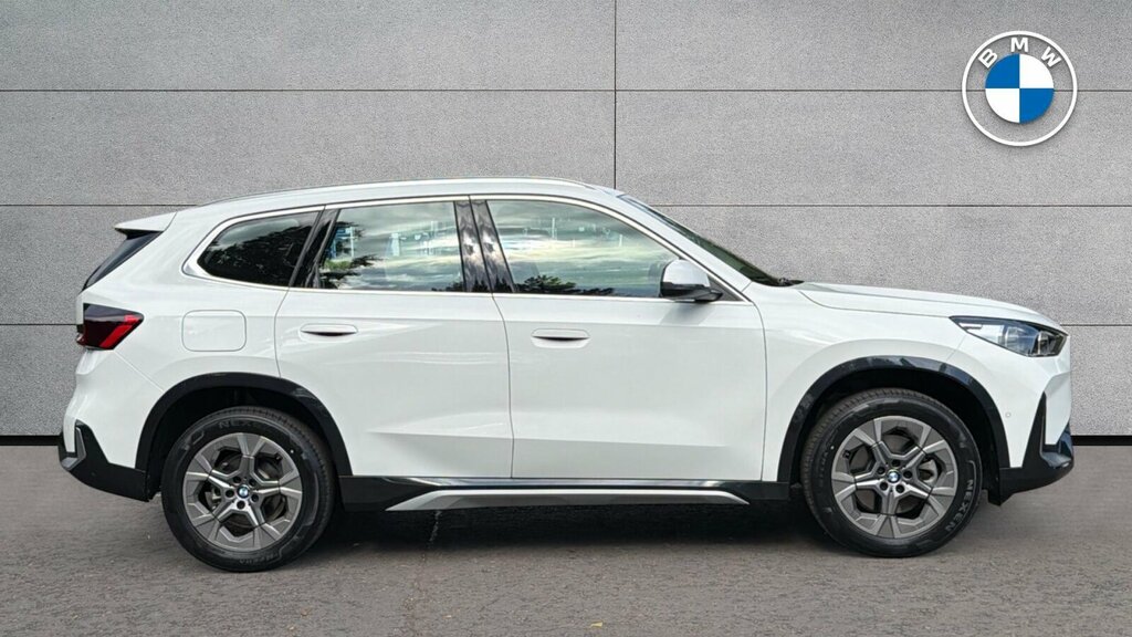 BMW X1 1.5 20I Mht Xline Suv Hybrid Dct Sdrive White #3