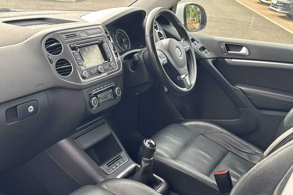 Volkswagen Tiguan Match Tdi Bluemotion Tech 4Motion Dsg - 2014 64 P Silver #2