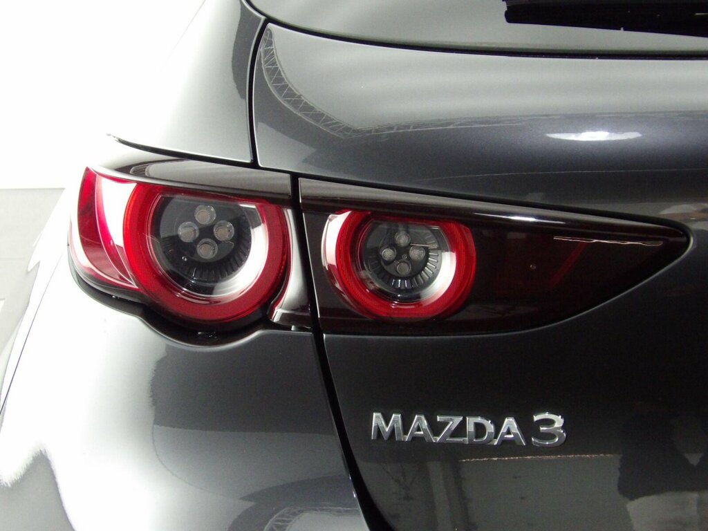Mazda 3 Sport Lux Black #8