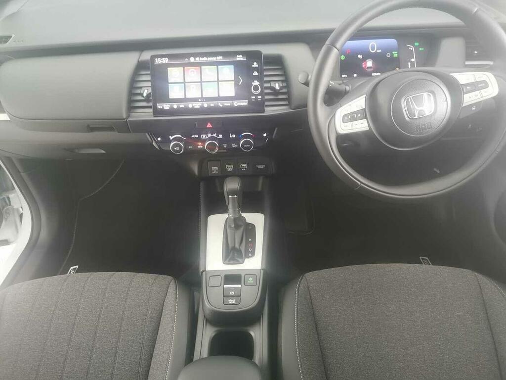 Honda Jazz 1.5 I-mmd Hybrid Advance Ecvt White #4