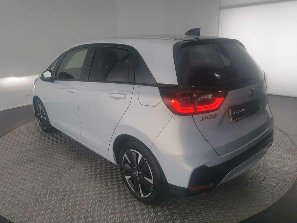 Honda Jazz 1.5 I-mmd Hybrid Advance Ecvt White #3