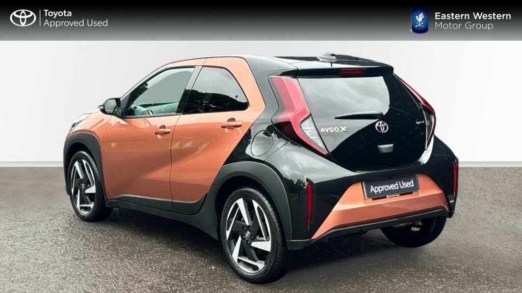 Toyota Aygo X 1.5H 49Kwh Design Cvt Euro 6 Ss Orange #4