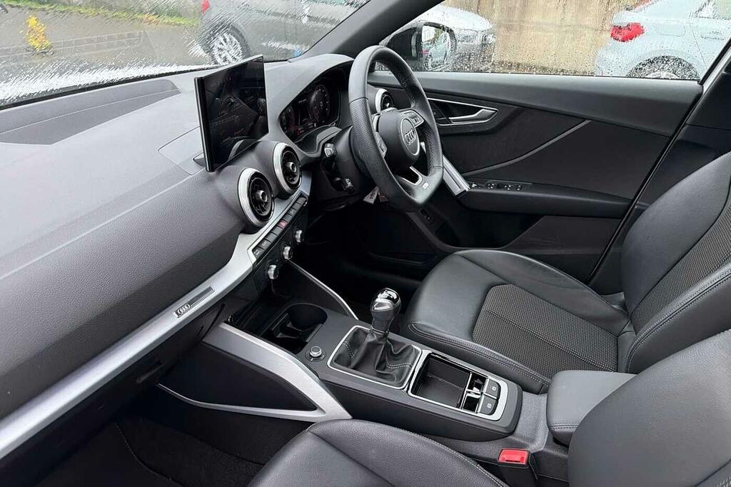 Audi Q2 Black Edition 35 Tfsi 150 Ps 6-Speed SL24ZDD White #2