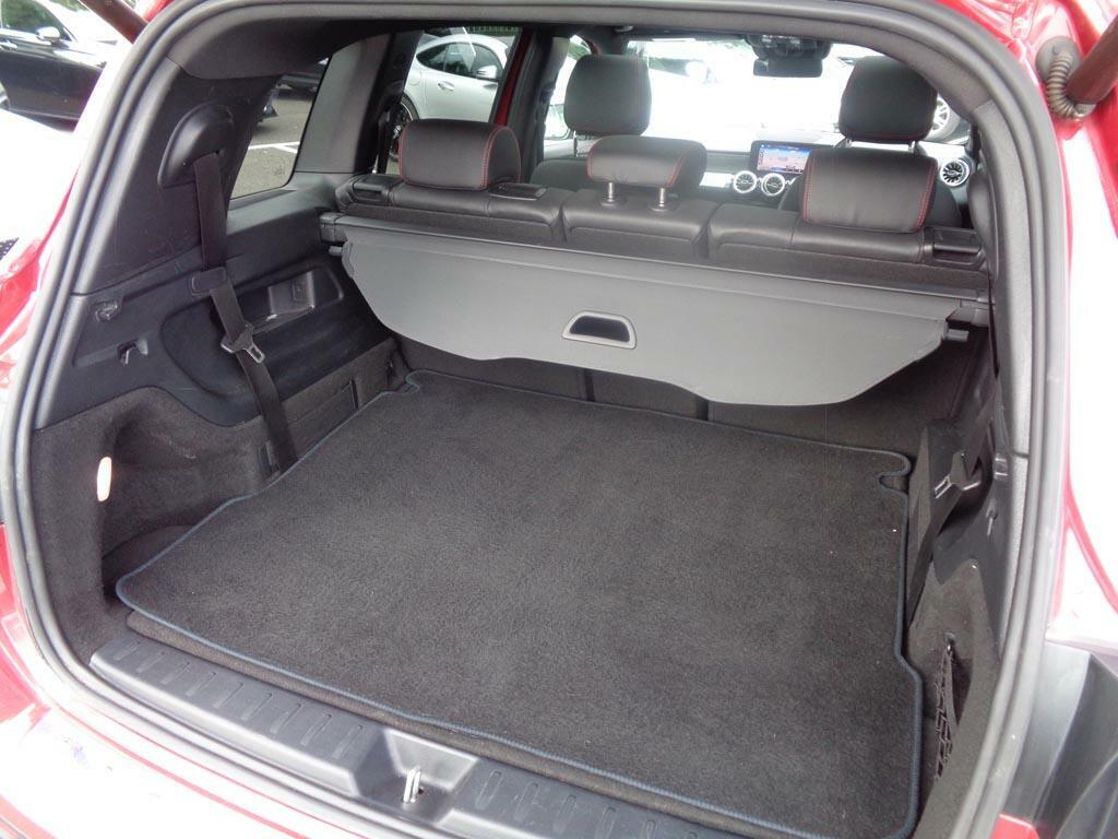Mercedes-Benz GLB Class Suv White #9
