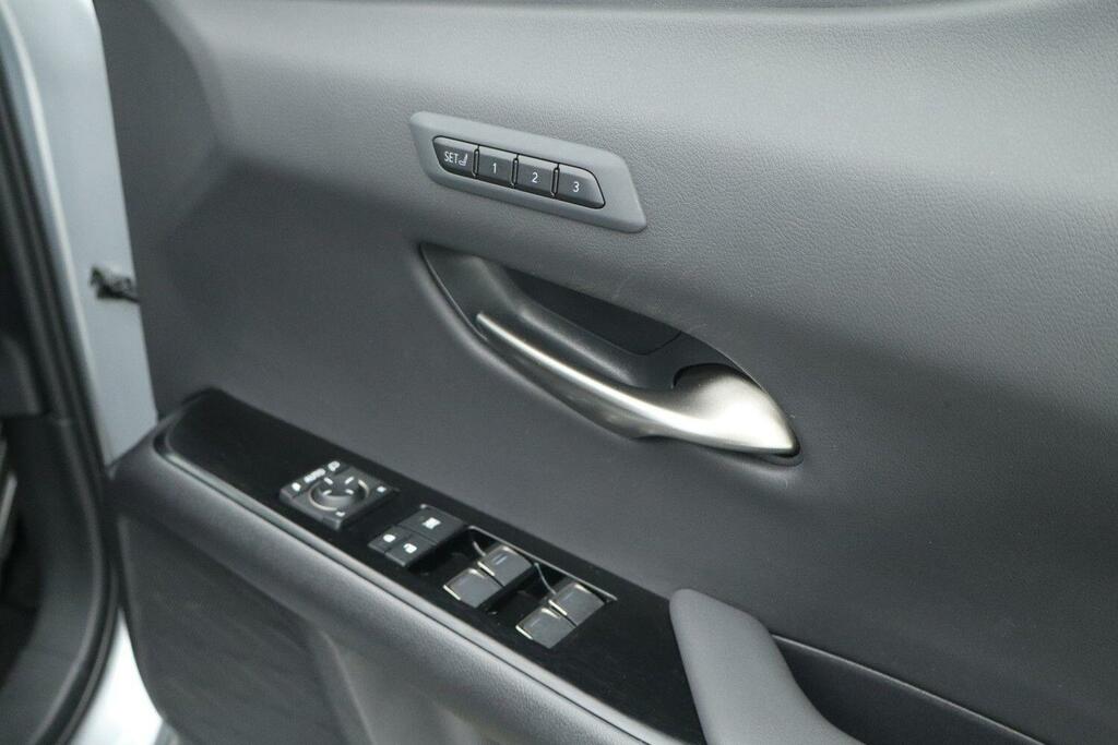 Lexus UX Ux 300E Premium Plus Pack 18 Silver #20