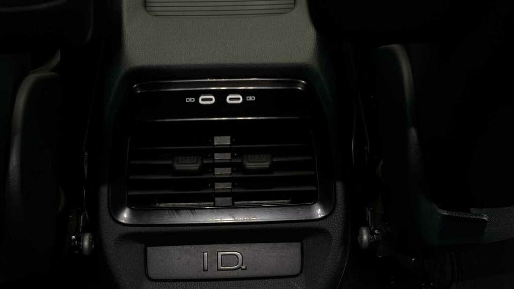 Volkswagen ID.4 Match Pro Black #31