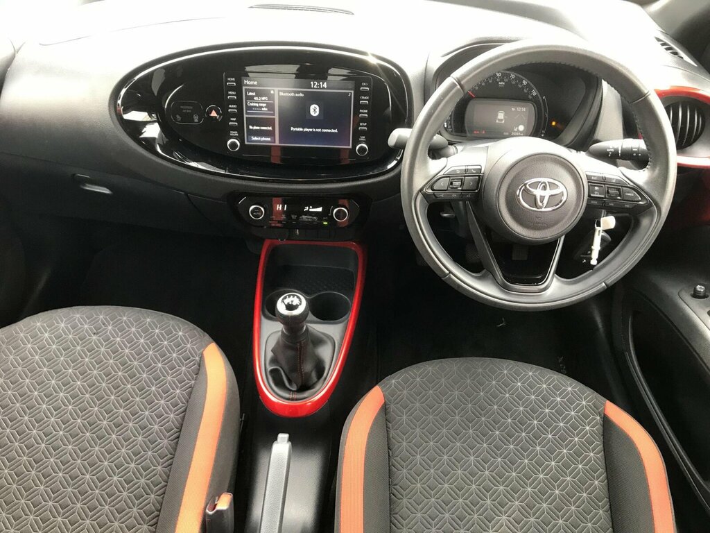 Toyota Aygo X 1.0 Vvt-i Edge Hatchback Euro 6 Red #2