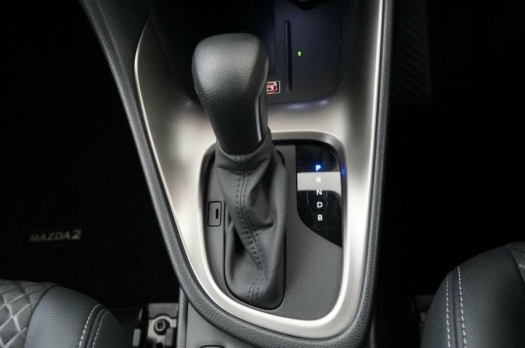 Mazda 2 1.5 Skyactiv G Exclusive-line White #20