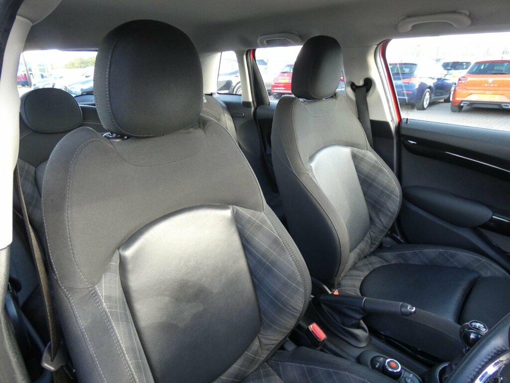Mini Hatch 1.5 Cooper Exclusive II Comfortnav Pck Black #9