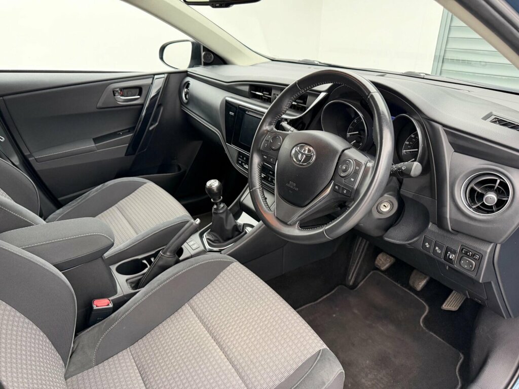 Toyota Auris Excel Blue #7